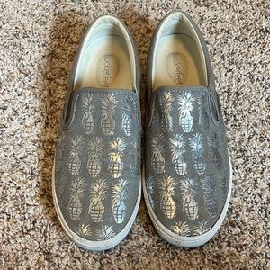 Bucketfeet Women’s Pineappleade” sneakers